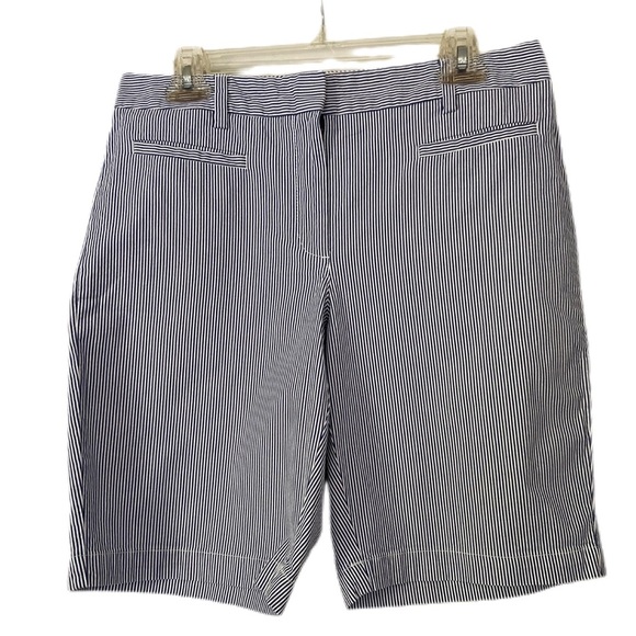Lands' End Blue and White Striped Bermuda Shorts Tailored Cotton Blend Size 6 - Picture 1 of 11